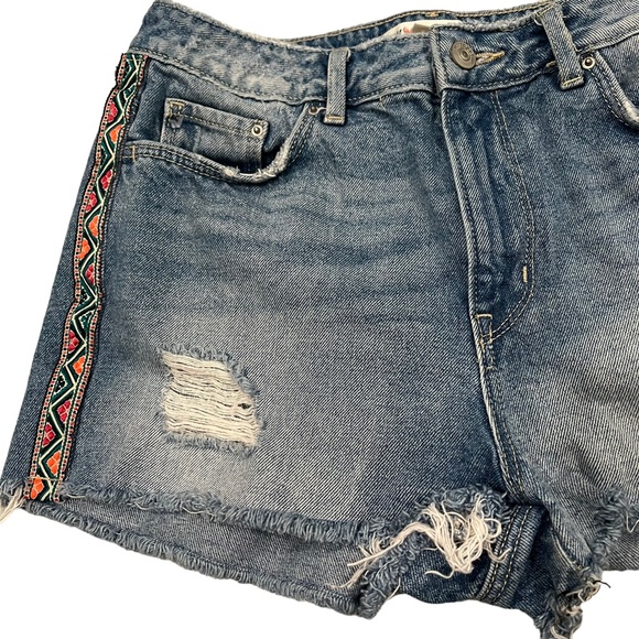 H&M X Coachella Distressed Tribal Fringe Shorts - Picture 8 of 12